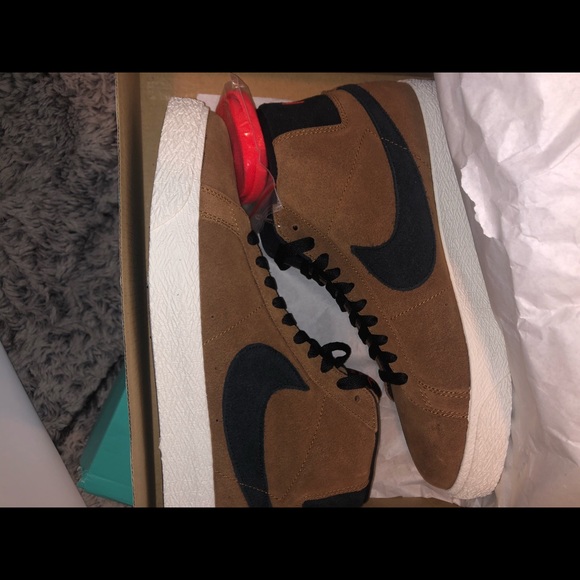 SOLD OUT - Picture 6 of 8